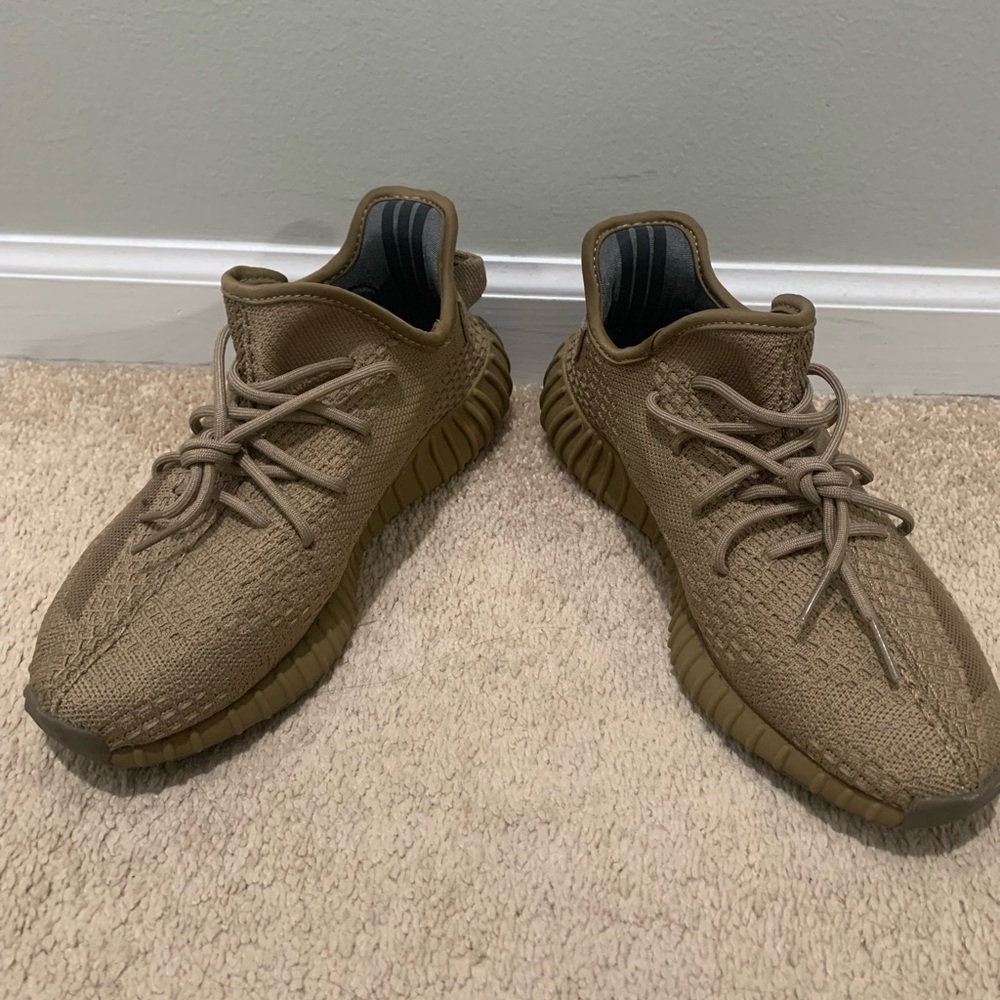 Yeezys men’s size 8